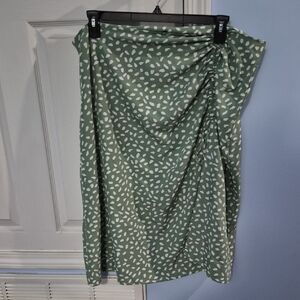 SHEIN Asymmetrical Green and White Skirt